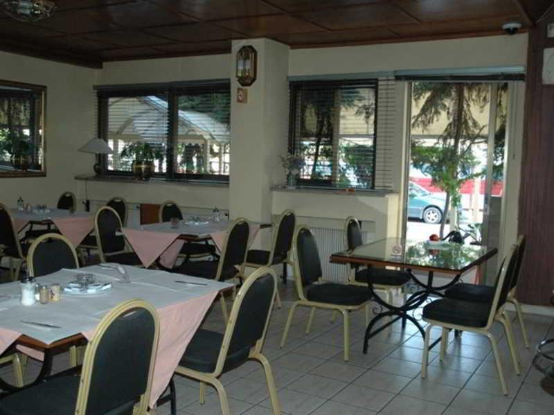 Prima Hotel Pireu Exterior foto