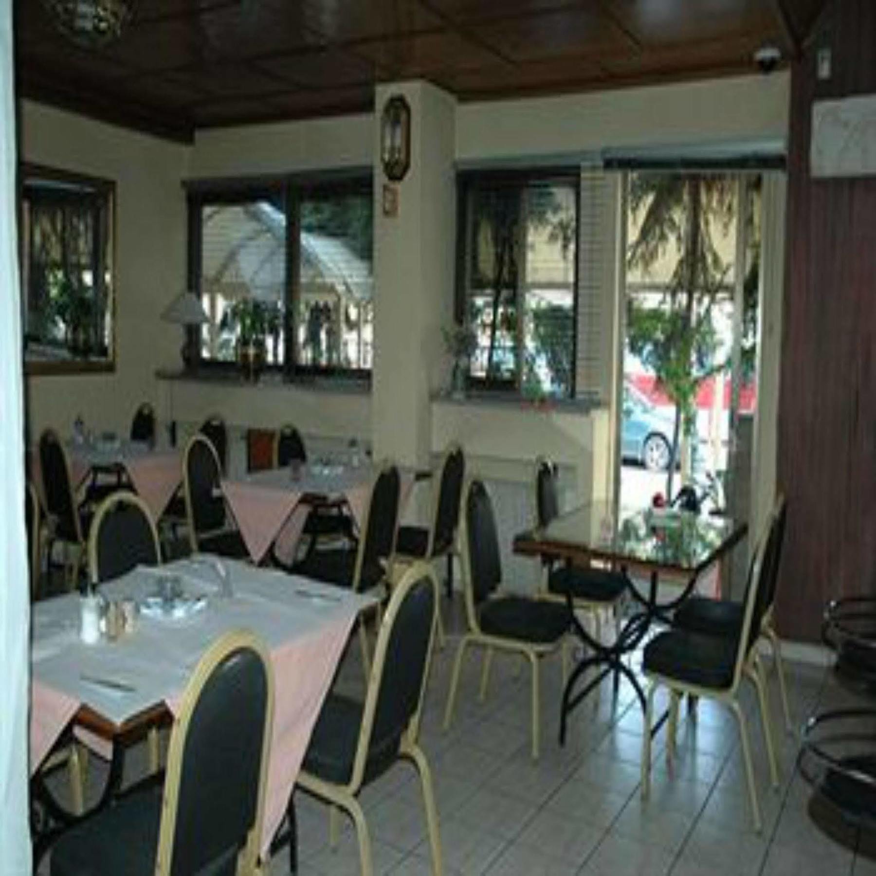Prima Hotel Pireu Exterior foto